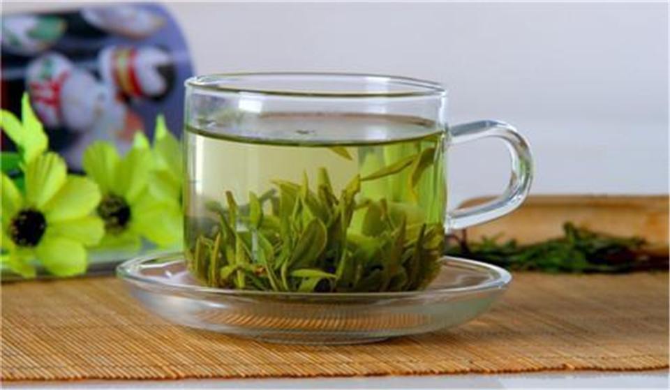 研究发现：40岁男性肾结石高发，应少喝凉茶多喝柠檬水