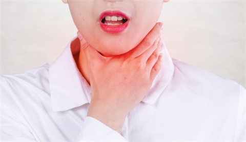 换季使人崩溃？专家支招应对慢性咽炎喉咙痛！