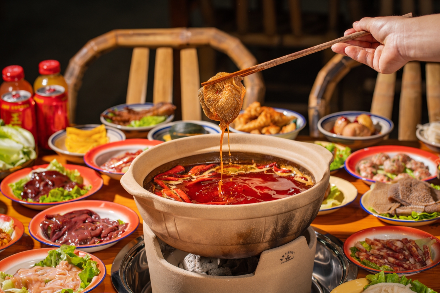 几顿火锅下肚，男子竟无法行走？（不是吃撑）